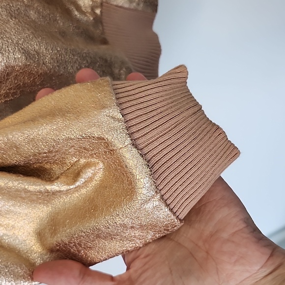 NWTs Forever 21 rose gold bomber style jacket size S - Picture 6 of 6